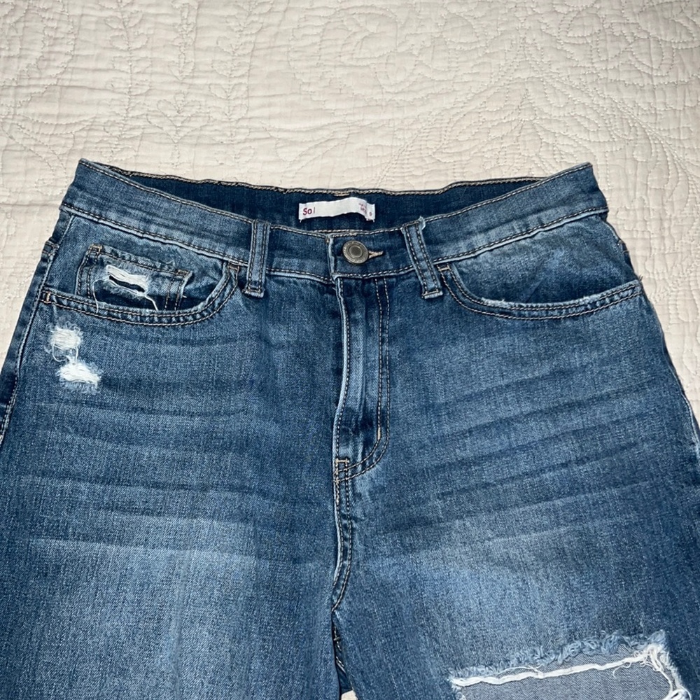 High Rise SO Mom Ripped Jeans